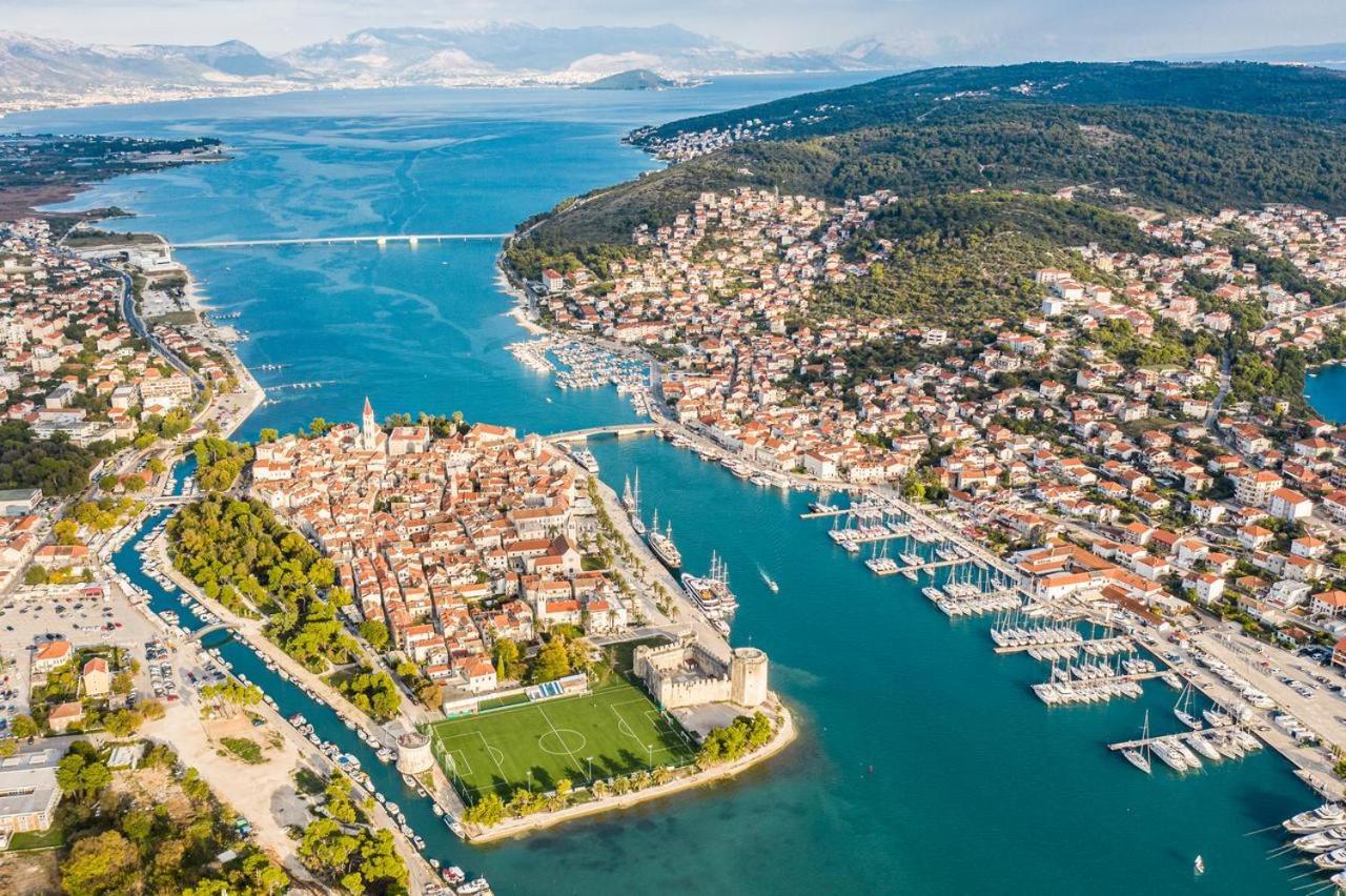 Lambrisa Appartement Trogir Buitenkant foto