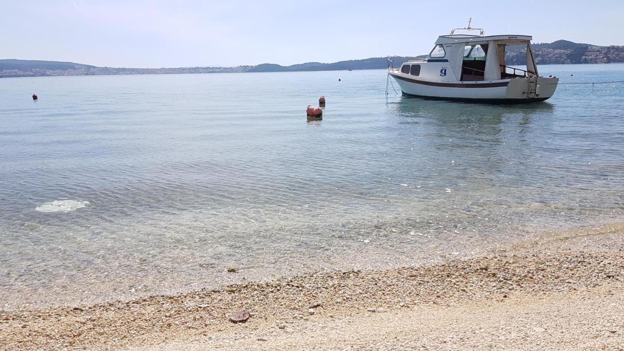 Lambrisa Appartement Trogir Buitenkant foto