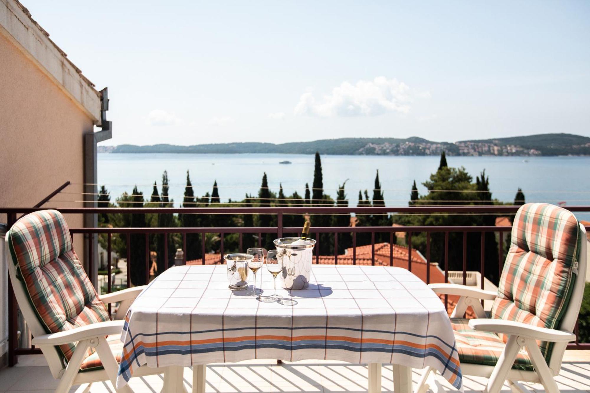 Lambrisa Appartement Trogir Buitenkant foto